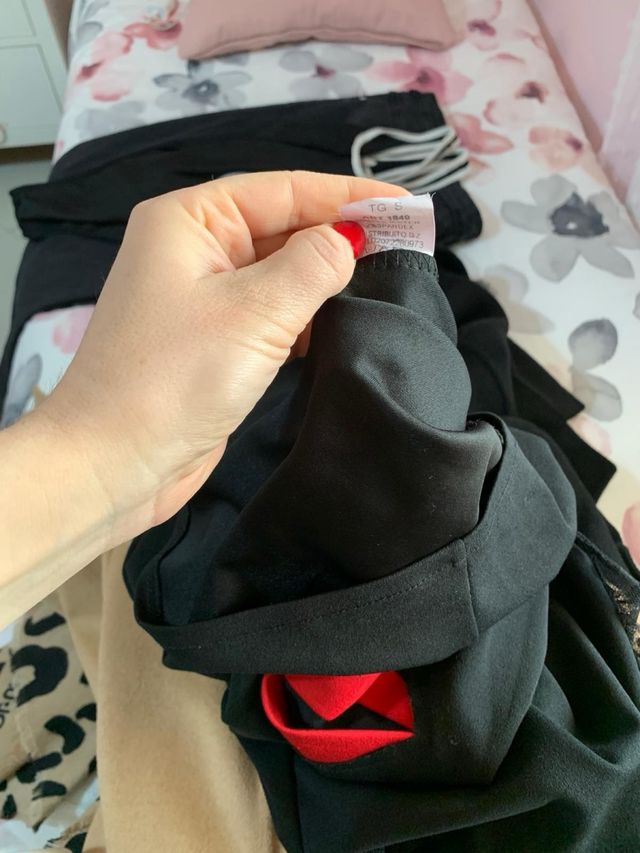 Tubino nero con maniche velate con pois