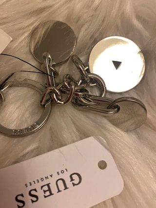 Llavero Guess