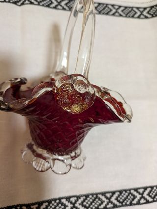 Cesta veneciana de cristal y polvo de rubi.