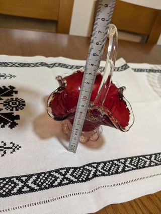 Cesta veneciana de cristal y polvo de rubi.