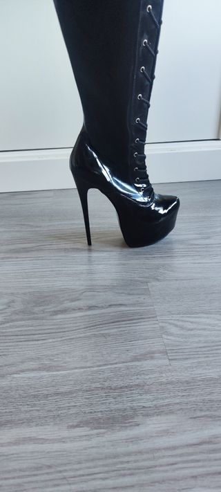 Botas altas fetichistas