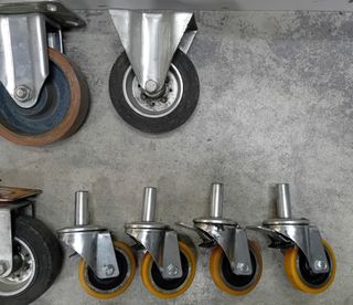 Ruota girevole con freno e gomma