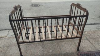 Cuna de madera