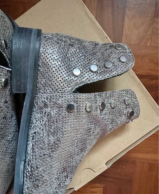 Stivaletto borchiato pelle Il Laccio numero 38