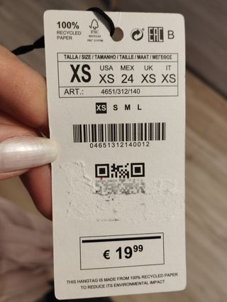 Falda plisada rosa palo.