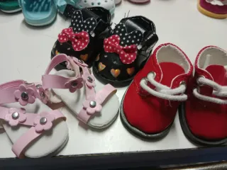 Pares de zapatos variados para Lesly