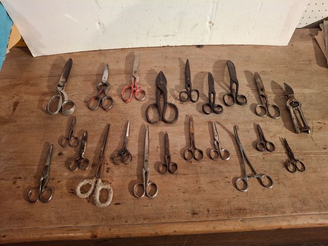 Collezione di forbici di tutti i tipi vintage