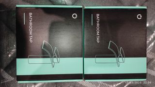 Grifo lavabo monomando negro de cascada.