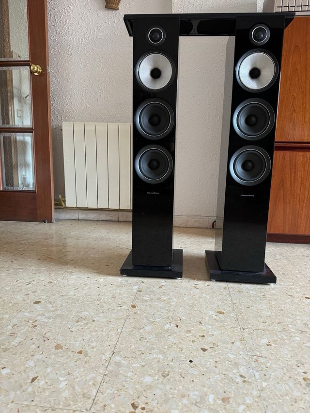 Bowers  Wilkins BW 704 S2