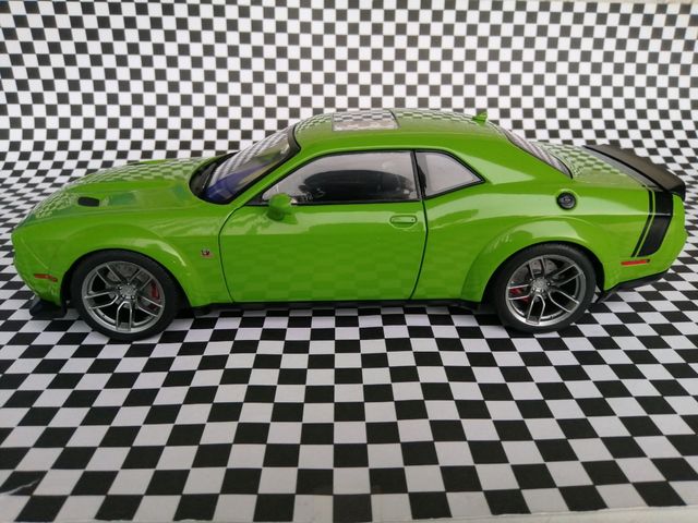 Challenger RT 1:18