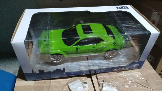 Challenger RT 1:18