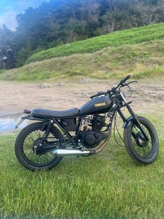 MOTO YAMAHA CAFE RACER