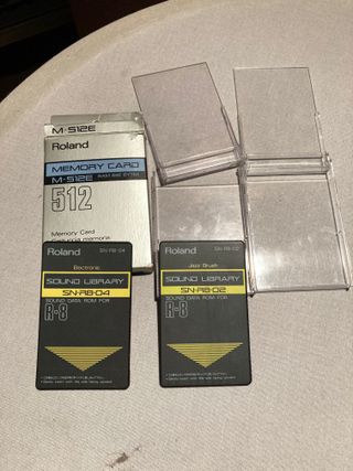 Roland R-8 Human Rhythm Composer