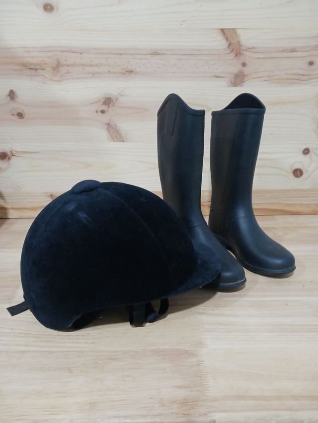 CASCO FOUGANZA Y BOTAS MONTAR A CABALLO