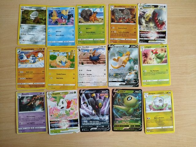 Carta oro pokemon  + de 100 
cartas Pokémon.