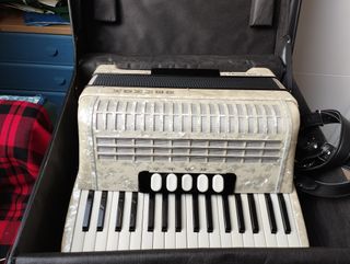 Acordeon aleman Hohner Concerto III S