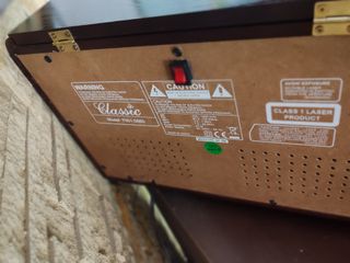 ¡Se vende radio antigua!