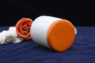 Tarro vintage farmacia loza blanca tapa naranja