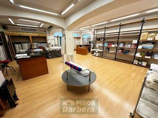Local comercial en venta en Centre - Eixample – Can Llobet – Can Serra en Barbera del Vallès