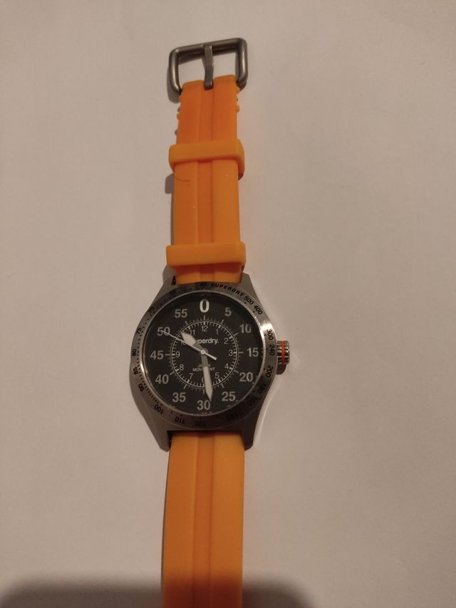 Reloj marca Superdy.45 mm.
