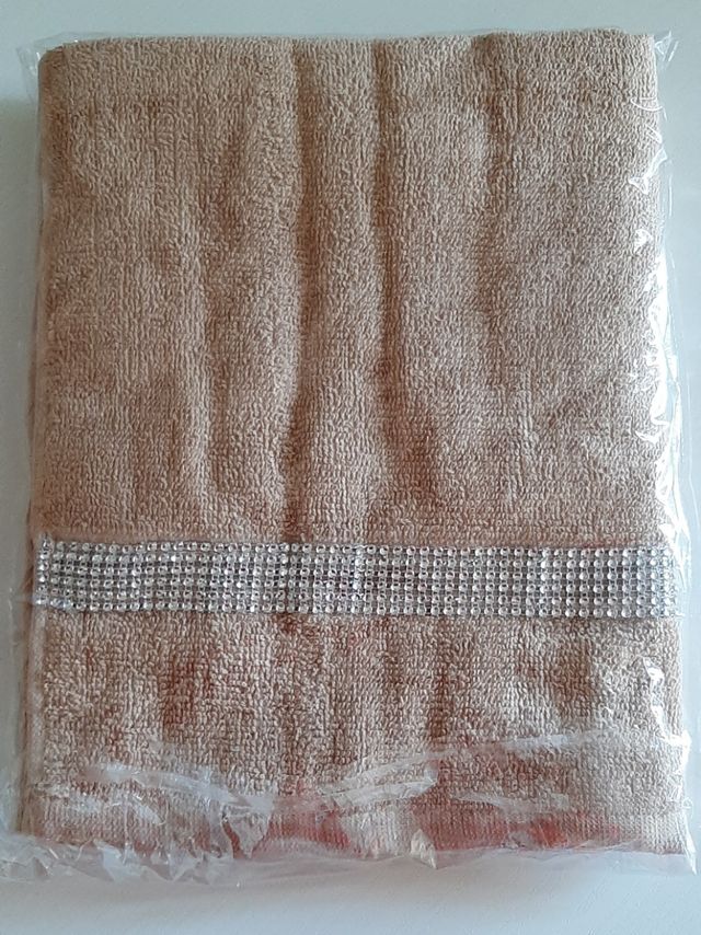 Set di asciugamani DivinaHome con strass
