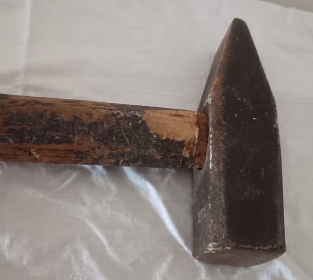 Martello con manico in legno 800 vint