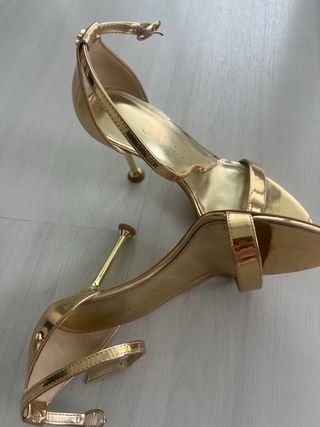 Sandalias dorados  Guess