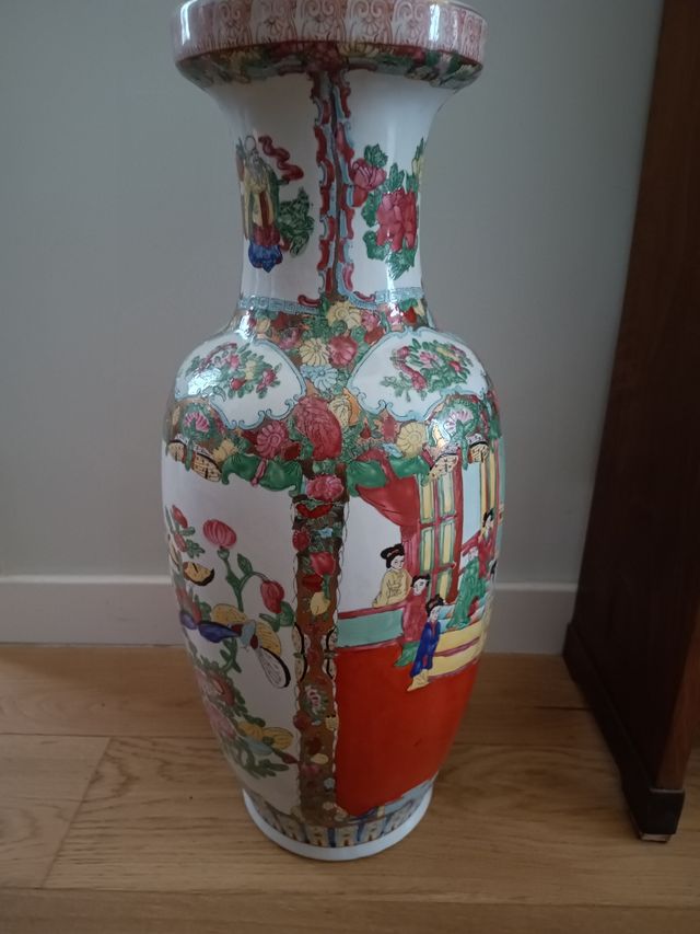 Vaso in porcellana cinese vintage colorato