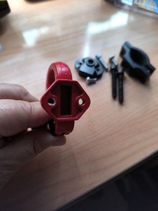 Gancho para colgar bolsas en patinetes