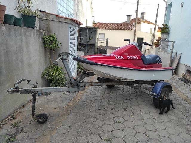 Mota de água Yamaha 750c com reboque