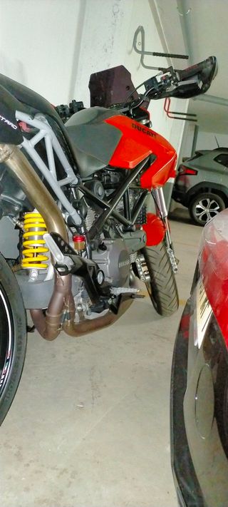 Ducati Hypermotard 796 del 2010 con 44000km