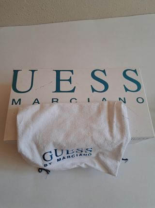 Sandalias con tacón Guess
