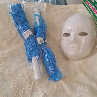 Maschera decoupage e manganelli di coria