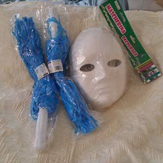 Maschera decoupage e manganelli di coria