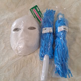 Maschera decoupage e manganelli di coria