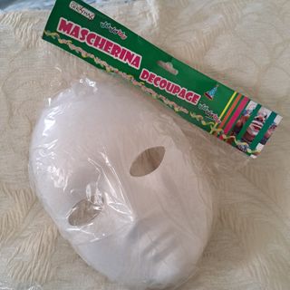 Maschera decoupage e manganelli di coria