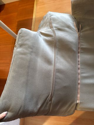 Sofá cómodo y espacioso  URGENTE