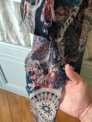 Pañuelo o foulard estampado.