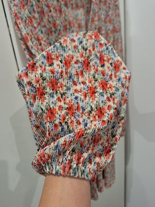 Vestido floral Zara