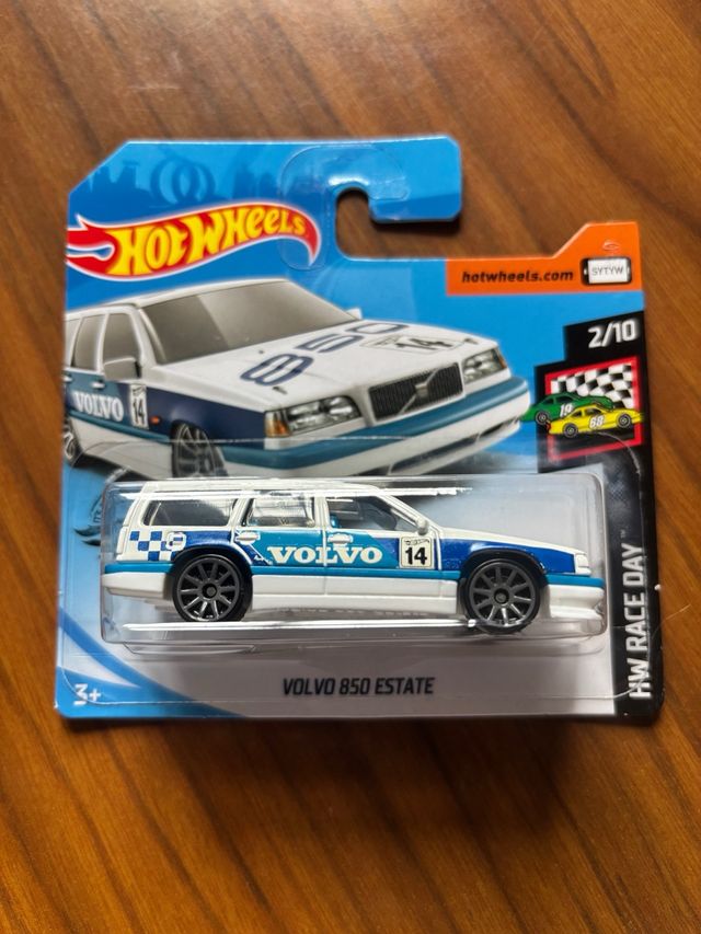 Hot Wheels Volvo 850 Estate