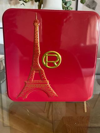 Precio por caja. Dispongo de Dos cajas metálicas