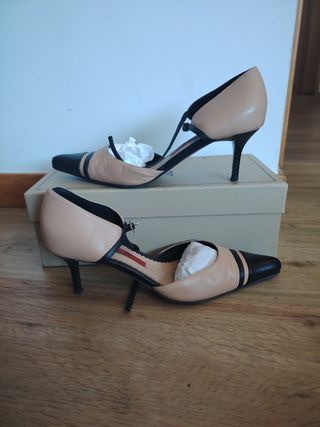  Carolina Herrera 