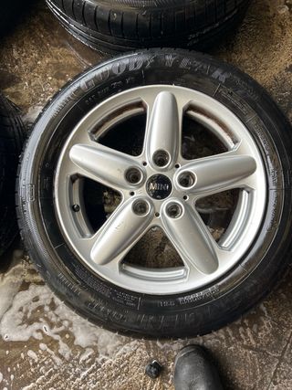 Juego de llantas 16” y neumaticos mini