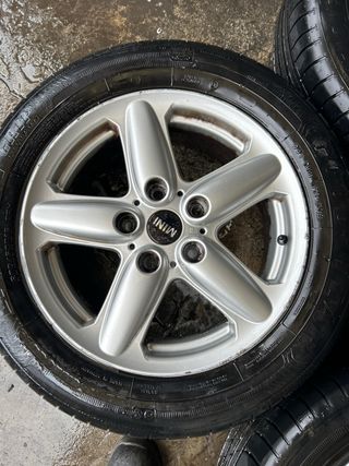 Juego de llantas 16” y neumaticos mini