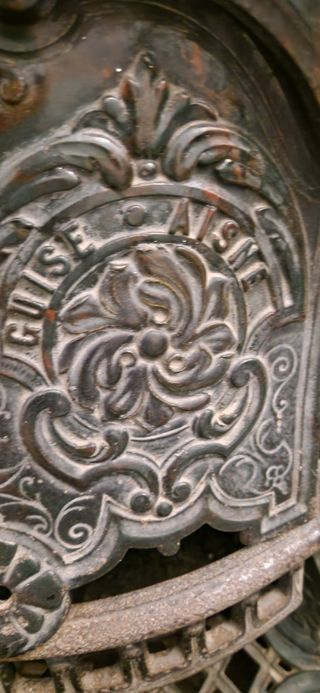 Estufa de hierro fundido antigua