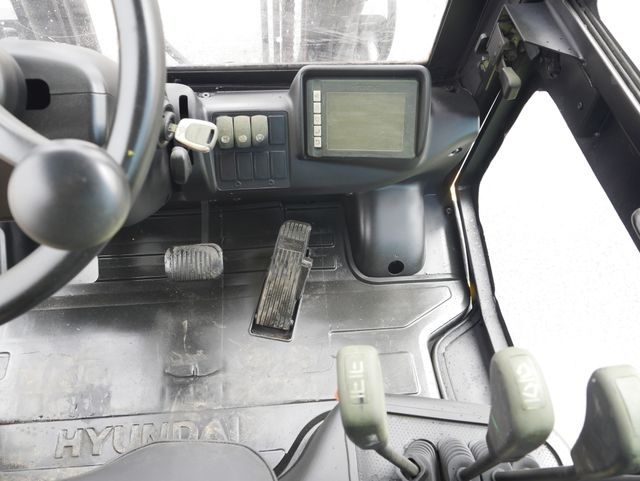 CARRETILLA ELEVADORA HYUNDAI 25D-9