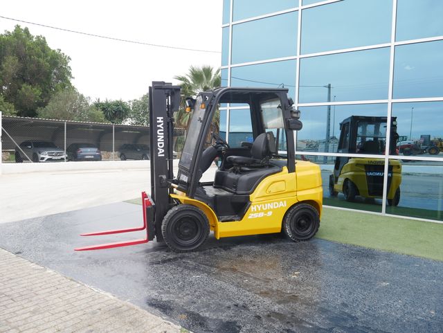 CARRETILLA ELEVADORA HYUNDAI 25D-9