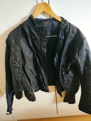 Chaqueta chica moto
