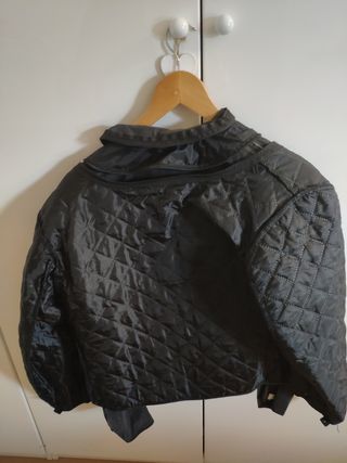Chaqueta chica moto