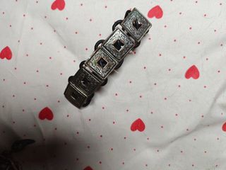 Pulsera de metal plateada
